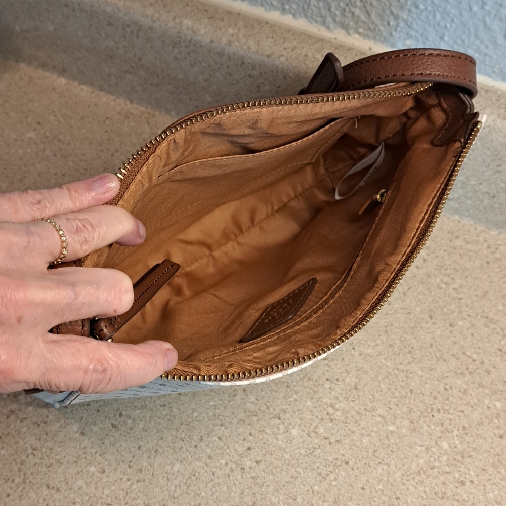 Fossil Crossbody Bag - Picture 8 of 10